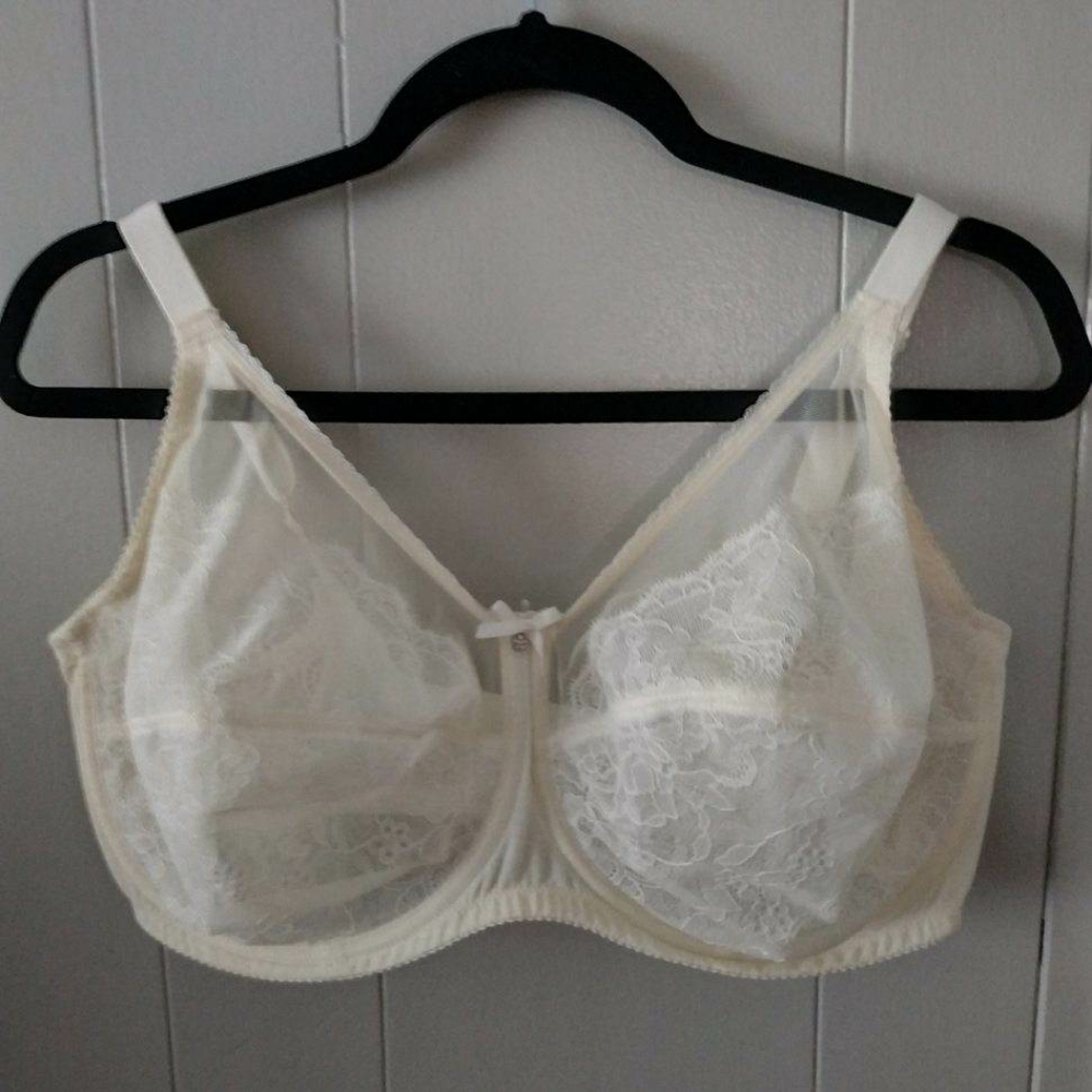 Wacoal sheer lace underwire bra